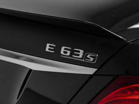 Used 2019 Mercedes-Benz E 63 AMG S image 35