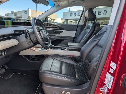 Used 2024 Lincoln Nautilus Reserve image 18