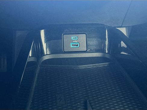 Used 2022 Ford Mustang Mach-E Select image 26