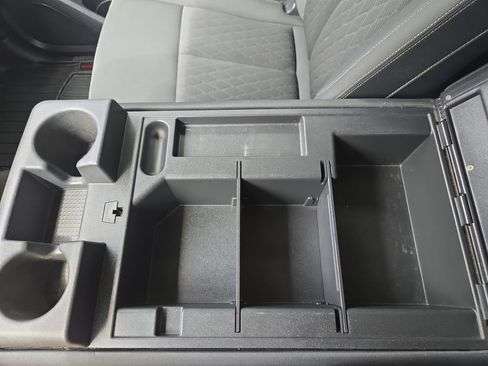 Used 2019 Nissan Titan SV AWD/4WD image 24