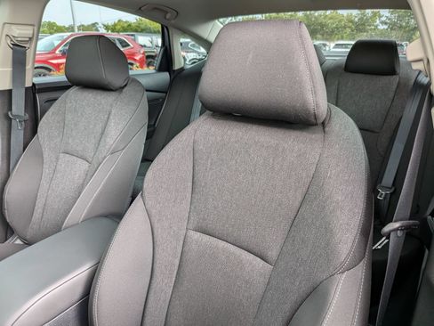 Used 2025 Honda Accord SE image 15