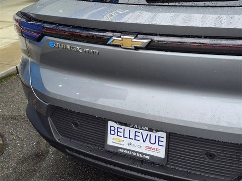 New 2026 Chevrolet Equinox EV LT image 13