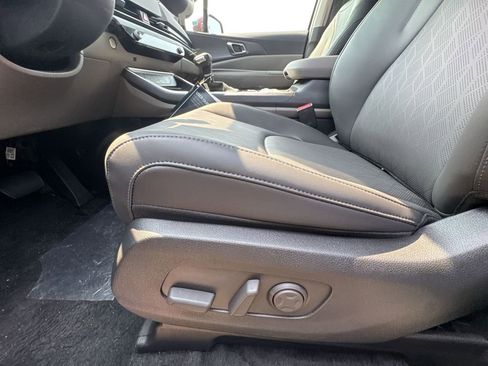 New 2026 Kia Carnival EX FWD image 12