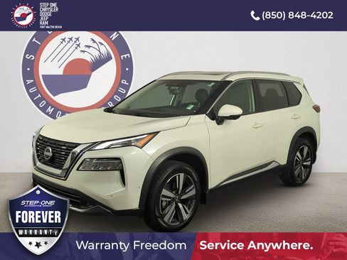 Used 2023 Nissan Rogue SL w/ SL Premium Package FWD image 2