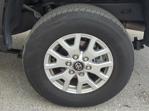 Used 2025 Toyota Tacoma SR image 6