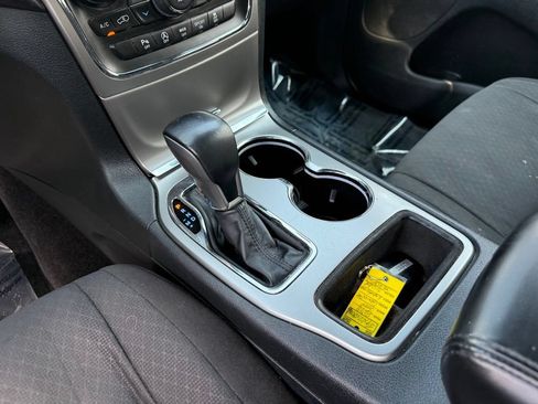 Used 2018 Jeep Grand Cherokee Laredo AWD/4WD image 9