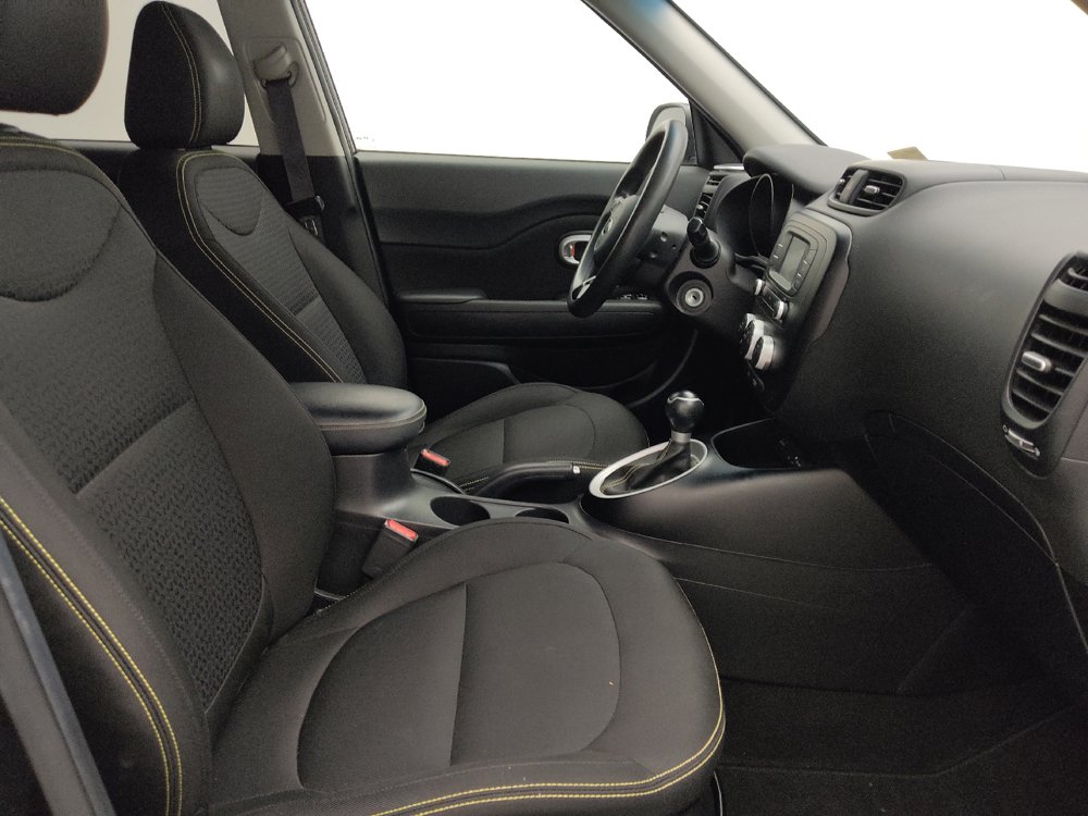 Used 2016 Kia Soul + FWD image 21