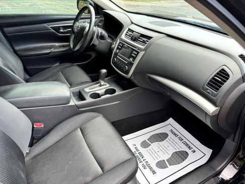 Used 2017 Nissan Altima 2.5 SR w/ Midnight Edition Package image 26