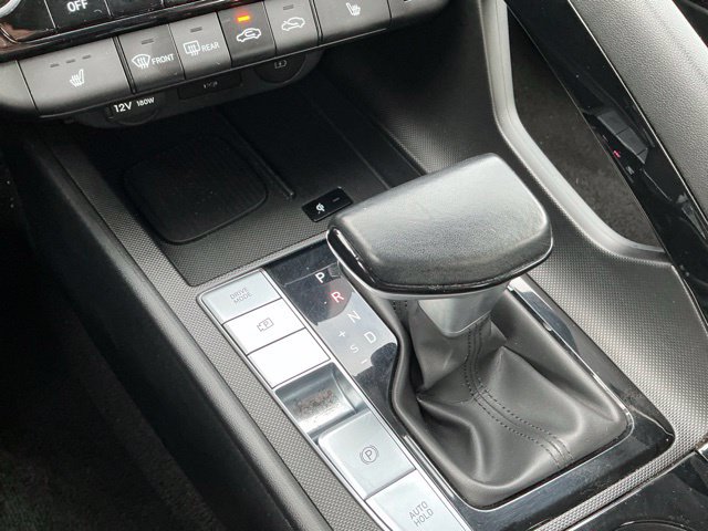 Used 2025 Hyundai Elantra Limited FWD image 18