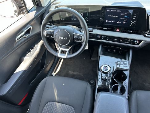 Used 2023 Kia Sportage LX AWD/4WD image 12