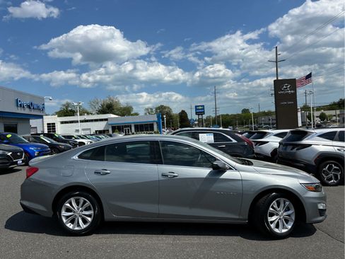 Used 2024 Chevrolet Malibu LT FWD image 3