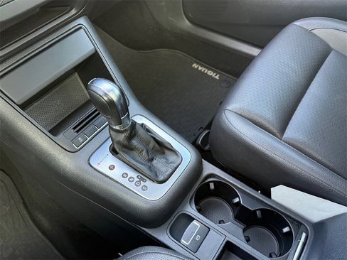 Used 2012 Volkswagen Tiguan S image 26