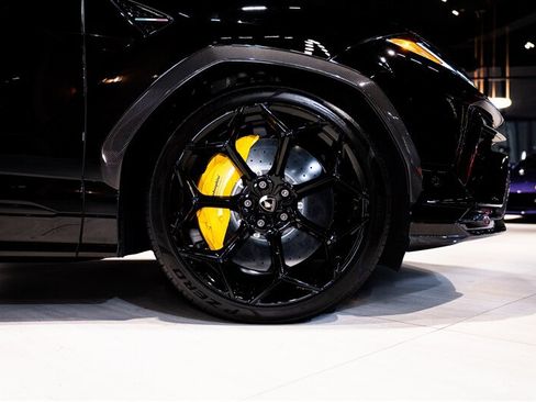 Used 2023 Lamborghini Urus Performante AWD/4WD image 22