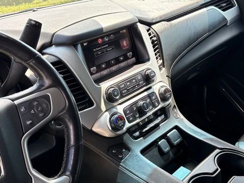 Used 2015 GMC Yukon XL SLT w/ Open Road Package AWD/4WD image 16