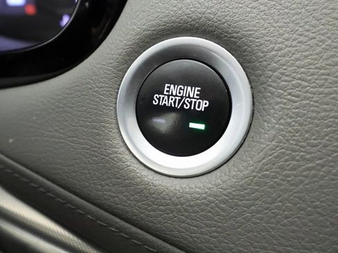 Used 2017 Cadillac XT5 Luxury w/ Driver Awareness Package image 18