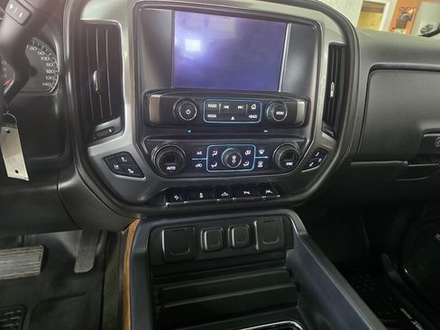 Used 2017 Chevrolet Silverado 1500 LTZ w/ Sport Package AWD/4WD image 18