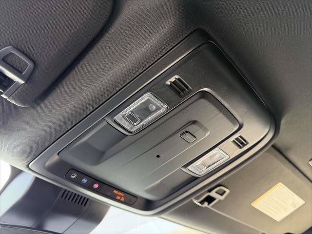 Used 2023 GMC Yukon XL SLE AWD/4WD image 33