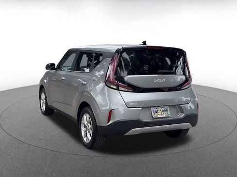 Used 2025 Kia Soul LX w/ LX Technology Package image 11