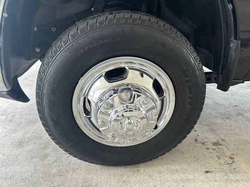 Used 2024 RAM 3500 Tradesman w/ Chrome Appearance Group AWD/4WD image 11
