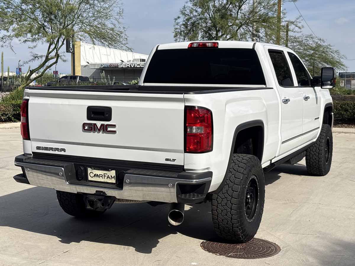 Used 2018 GMC Sierra 2500 SLT w/ Duramax Plus Package AWD/4WD image 3