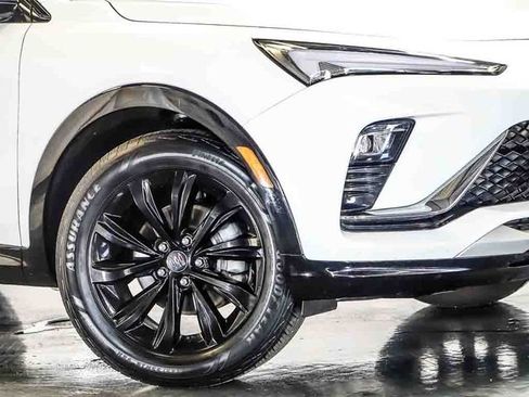 Certified 2025 Buick Envista Sport Touring FWD image 4