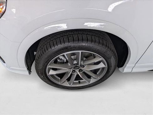 New 2025 Audi Q3 2.0T Premium image 10