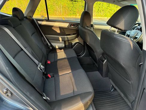 Used 2017 Subaru Outback 2.5i Premium w/ Popular Package #1 AWD/4WD image 21
