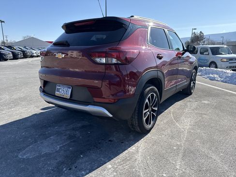 Used 2024 Chevrolet TrailBlazer LT image 3