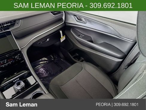 New 2025 Jeep Grand Cherokee Laredo X w/ Luxury Tech Group I image 23