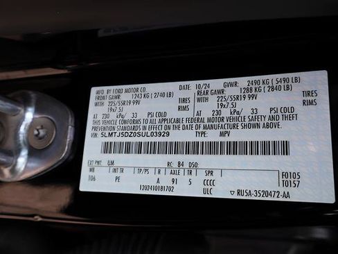 Used 2025 Lincoln Corsair Grand Touring w/ Equipment Group 301A AWD/4WD image 17