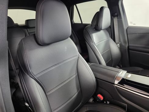 Certified 2025 Mercedes-Benz GLC 300 image 26