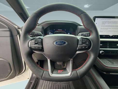 Used 2025 Ford Explorer ST AWD/4WD image 16