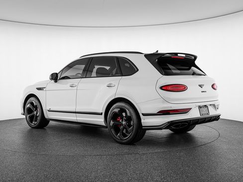 Used 2022 Bentley Bentayga AWD/4WD image 3