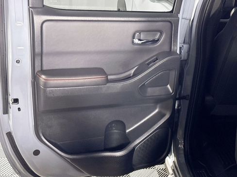 Used 2023 Nissan Frontier PRO-4X w/ Pro Convenience Package AWD/4WD image 19