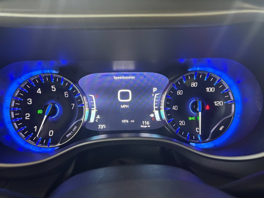 New 2026 Chrysler Pacifica Select FWD image 16