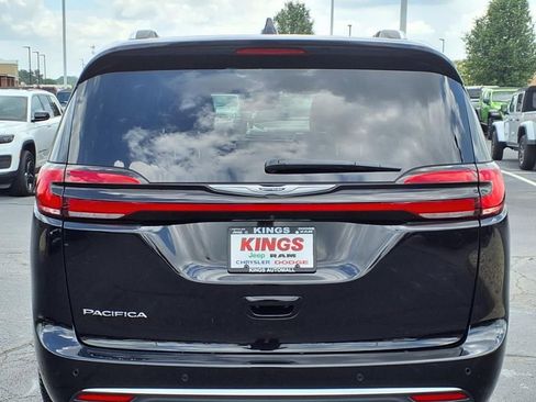 New 2025 Chrysler Pacifica Pinnacle w/ Trailer Tow Group image 29