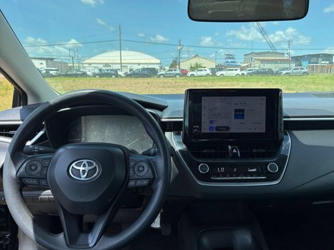 Used 2025 Toyota Corolla LE FWD image 32