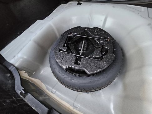 Used 2022 Hyundai Elantra SEL image 24