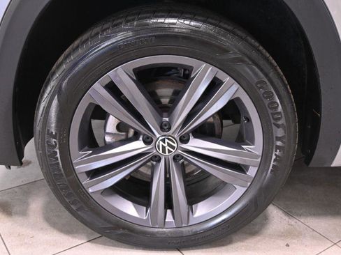 Used 2022 Volkswagen Atlas SEL R-Line AWD/4WD image 38