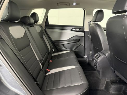 Used 2023 Volkswagen Taos SEL image 14