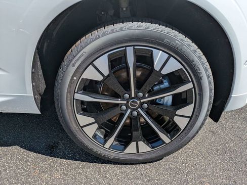 New 2026 Volvo XC60 B5 Plus w/ Protection Package Premier image 11