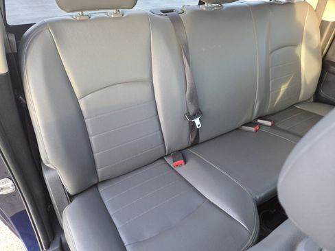 Used 2014 RAM 2500 Tradesman w/ Chrome Appearance Group image 18