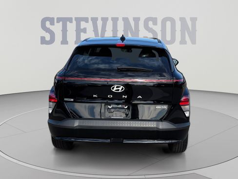 Certified 2024 Hyundai Kona SE FWD image 4