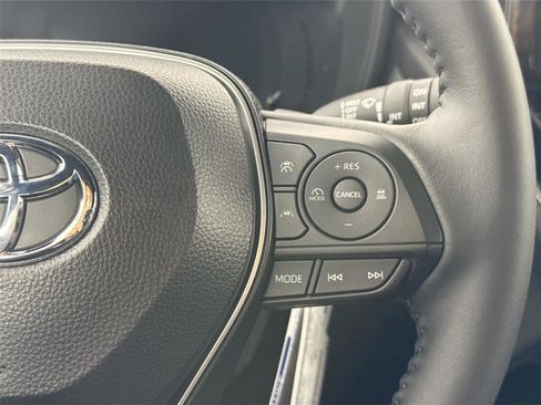 Certified 2026 Toyota Corolla Cross SE image 18