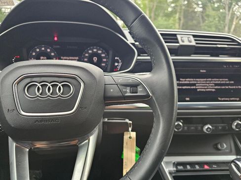 Used 2025 Audi Q3 2.0T Premium AWD/4WD image 34