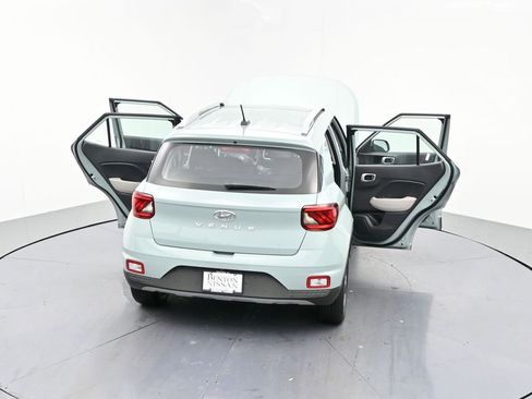 Used 2025 Hyundai Venue SEL FWD image 25