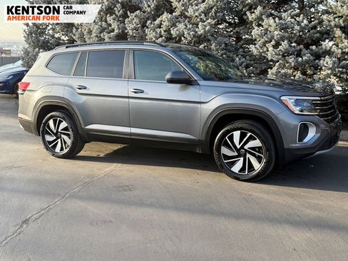 Used 2025 Volkswagen Atlas SE image 11