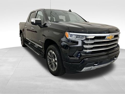 Used 2025 Chevrolet Silverado 1500 High Country w/ Technology Package AWD/4WD image 9