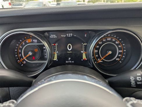 Used 2023 Jeep Wrangler Sahara image 29