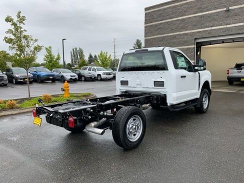 New 2025 Ford F350 XL w/ XL Chrome Package image 4